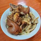滷豬腳飯