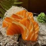 鮭魚生魚片