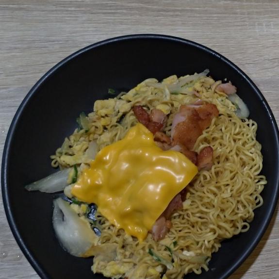 獨家神之炒泡麵