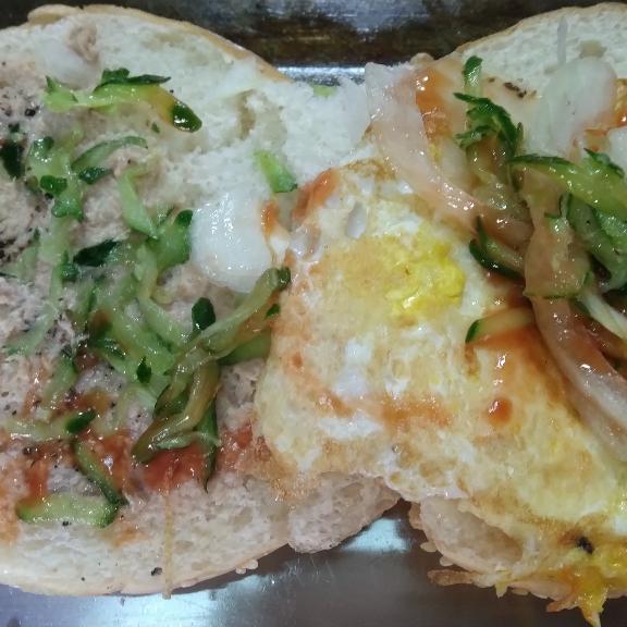 鮪魚蛋堡