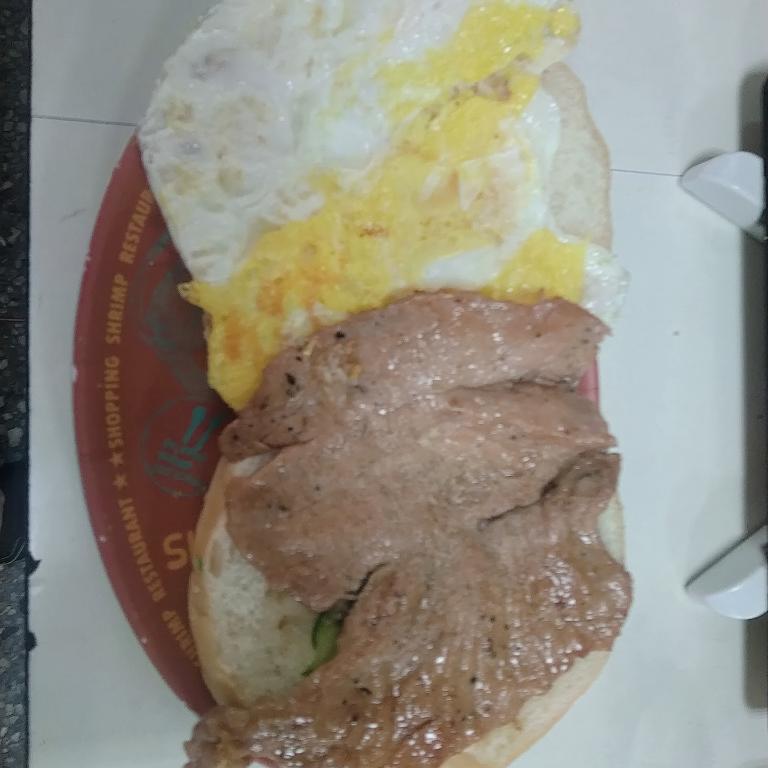 黑豬排蛋堡